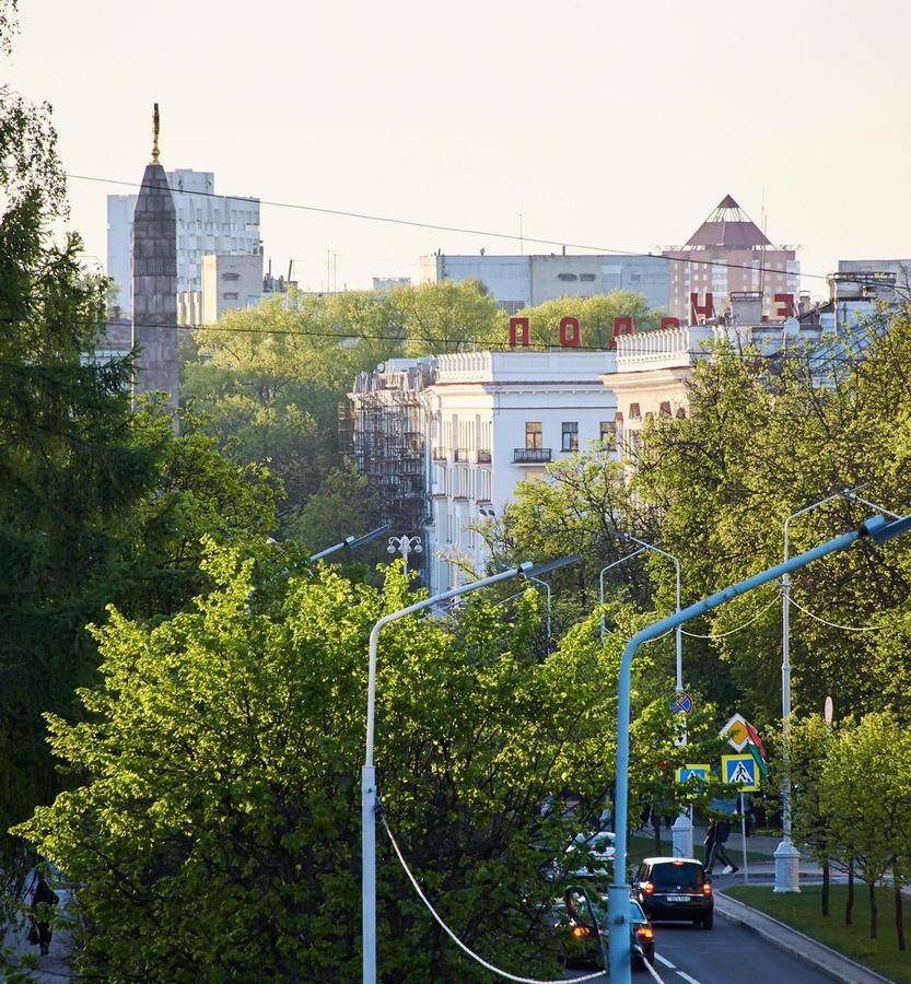 Апартаменты SO Retreat to a Quiet Leafy Street near the Buzz of Downtown Минск-32