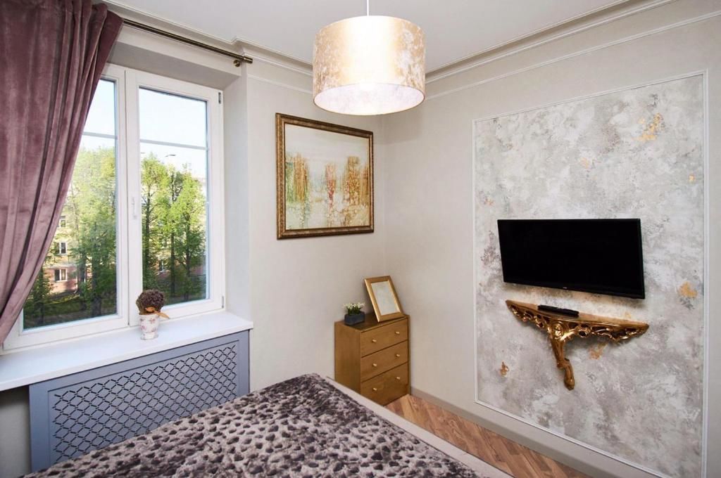 Апартаменты SO Retreat to a Quiet Leafy Street near the Buzz of Downtown Минск-52