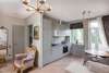 Апартаменты SO Retreat to a Quiet Leafy Street near the Buzz of Downtown Минск-7