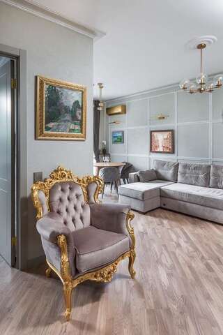 Апартаменты SO Retreat to a Quiet Leafy Street near the Buzz of Downtown Минск Апартаменты-10