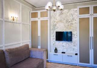 Апартаменты SO Retreat to a Quiet Leafy Street near the Buzz of Downtown Минск Апартаменты-18