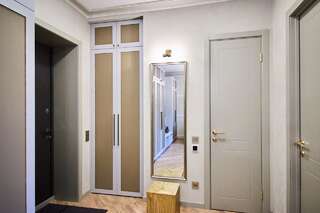 Апартаменты SO Retreat to a Quiet Leafy Street near the Buzz of Downtown Минск Апартаменты-20