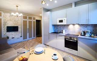 Апартаменты SO Retreat to a Quiet Leafy Street near the Buzz of Downtown Минск Апартаменты-21