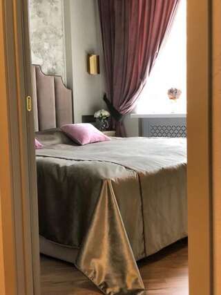 Апартаменты SO Retreat to a Quiet Leafy Street near the Buzz of Downtown Минск Апартаменты-62
