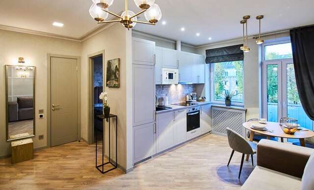 Апартаменты SO Retreat to a Quiet Leafy Street near the Buzz of Downtown Минск-14