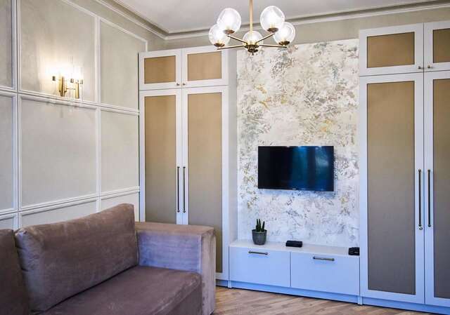 Апартаменты SO Retreat to a Quiet Leafy Street near the Buzz of Downtown Минск-20