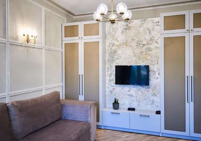 Апартаменты SO Retreat to a Quiet Leafy Street near the Buzz of Downtown Минск-44