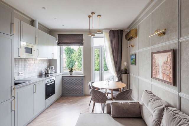 Апартаменты SO Retreat to a Quiet Leafy Street near the Buzz of Downtown Минск-7