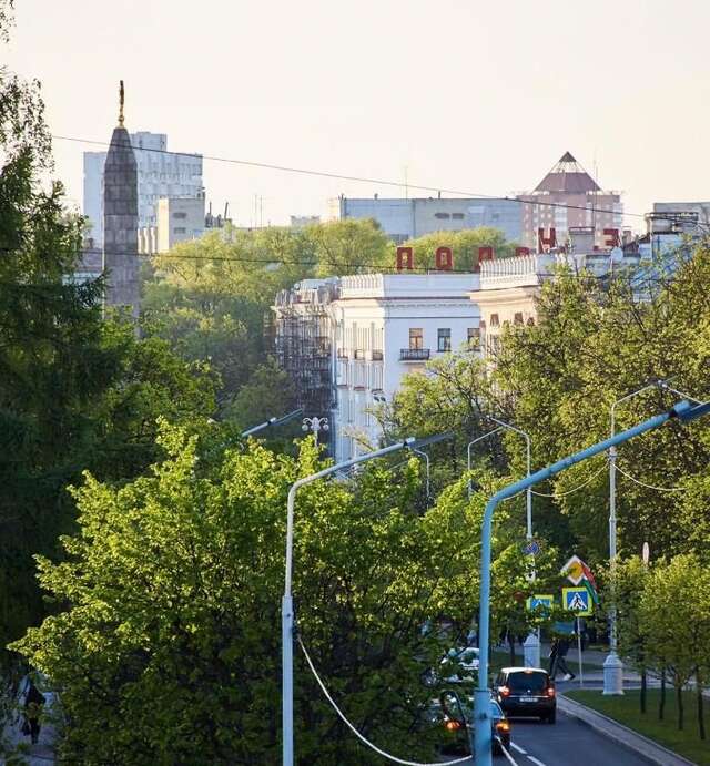 Апартаменты SO Retreat to a Quiet Leafy Street near the Buzz of Downtown Минск-59