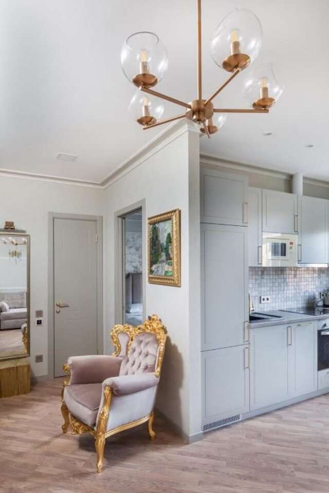 Апартаменты SO Retreat to a Quiet Leafy Street near the Buzz of Downtown Минск-67