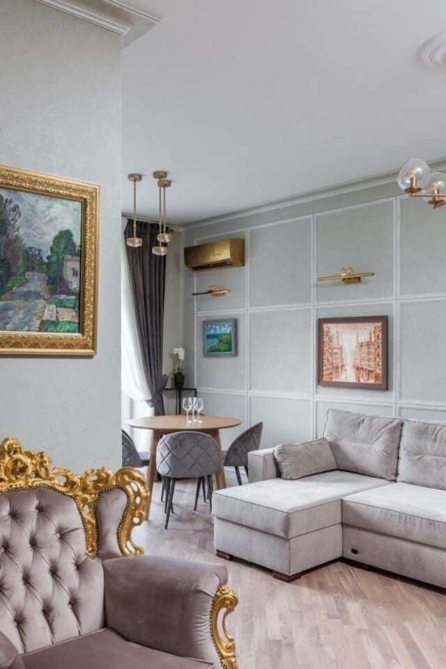 Апартаменты SO Retreat to a Quiet Leafy Street near the Buzz of Downtown Минск-69