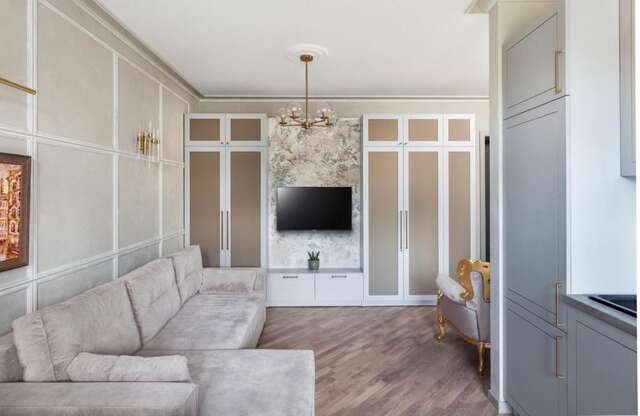 Апартаменты SO Retreat to a Quiet Leafy Street near the Buzz of Downtown Минск-71